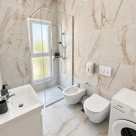 Matisse No34 - One Bedroom With Parking At Aura Complex Appartement