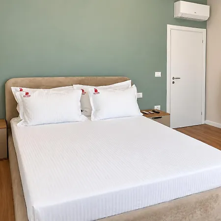 Matisse No34 - One Bedroom With Parking At Aura Complex Appartement